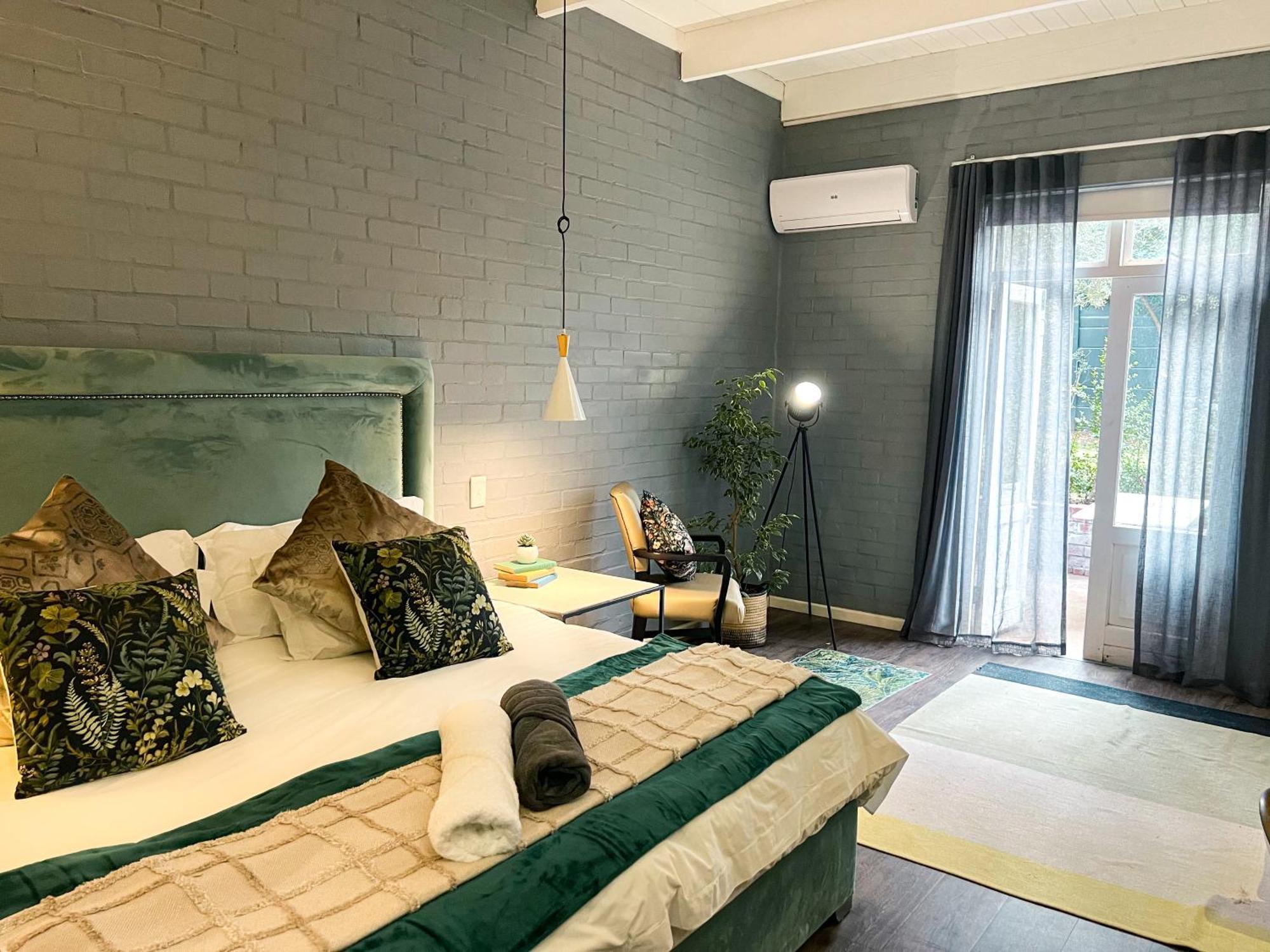 Ruby Rose Hotel Riebeek-West Bagian luar foto
